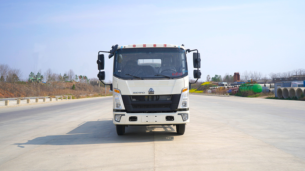 5方重汽豪沃洒水车