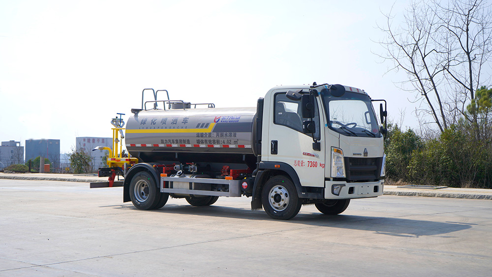 5方重汽豪沃洒水车