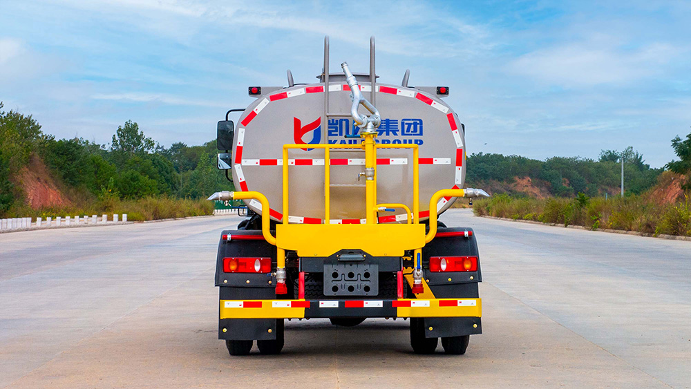 9.3方华神T3洒水车