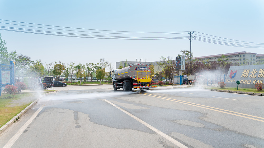 11.3方东风大福瑞卡洒水车