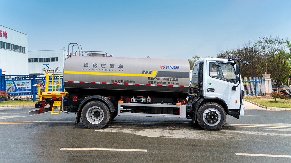 11.3方东风大福瑞卡洒水车