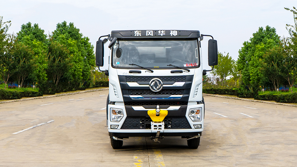 12方华神DV3 洒水车（3950）