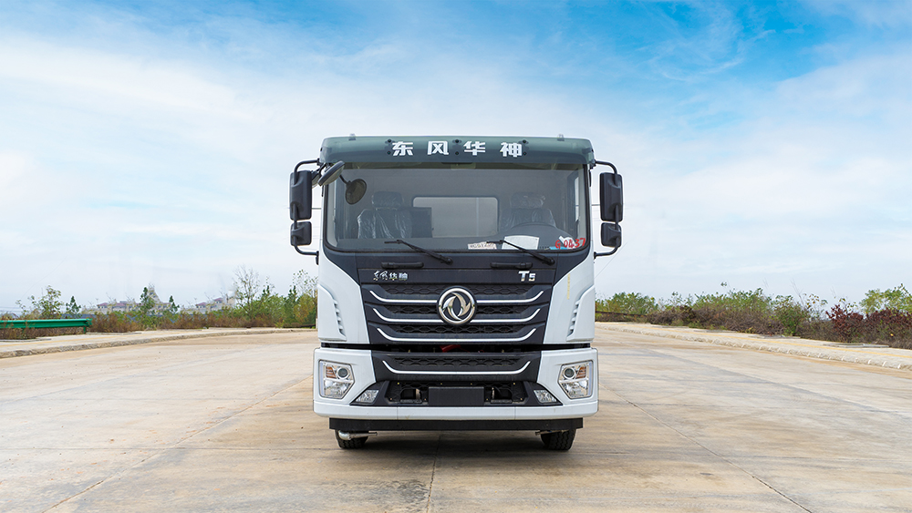 14.6方东风华神T5洒水车（3950）
