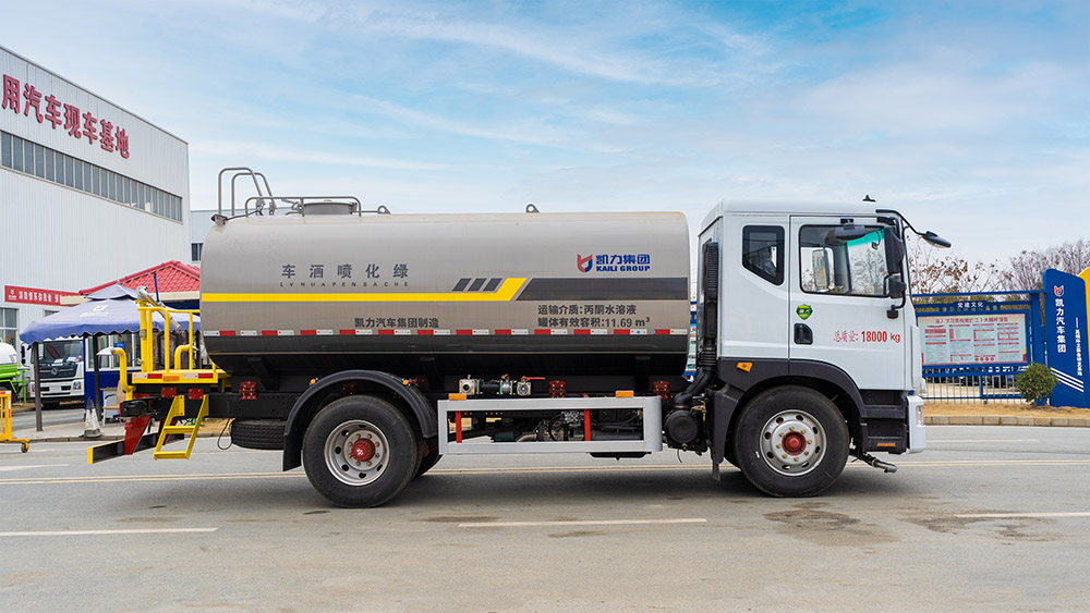 15.1方东风D9洒水车（3950）