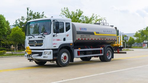 东风D9 16.3方洒水车