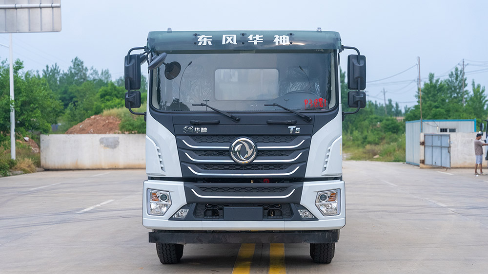 22方华神T5后双桥喷雾车