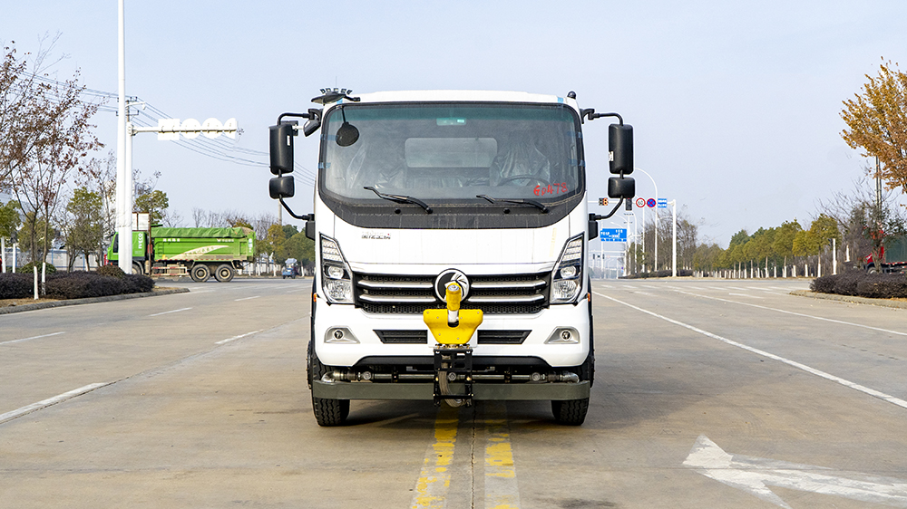 15.9方重汽豪沃多功能抑尘车
