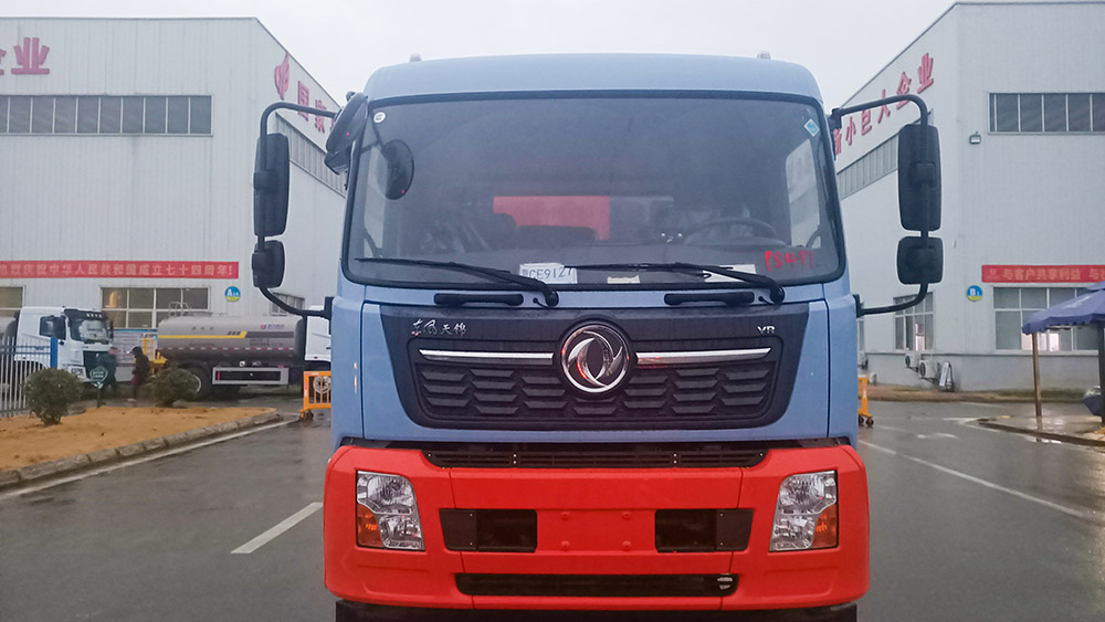 19方东风天锦特殊涂装压缩垃圾车
