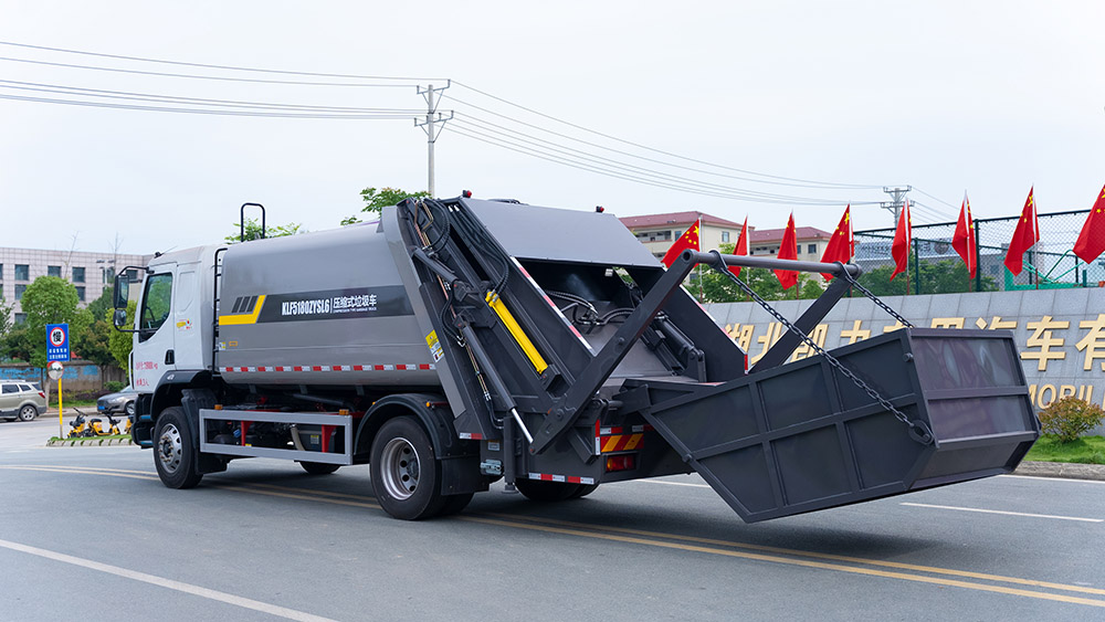 15方乘龙M3新款压缩垃圾车