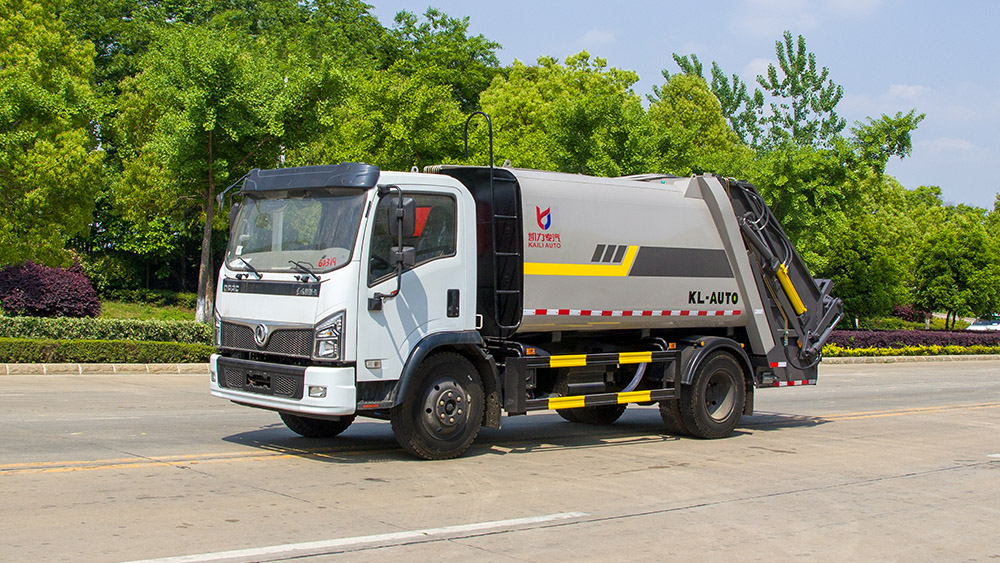 7方东风福瑞卡新款压缩式垃圾车（翻转板带桶杆）