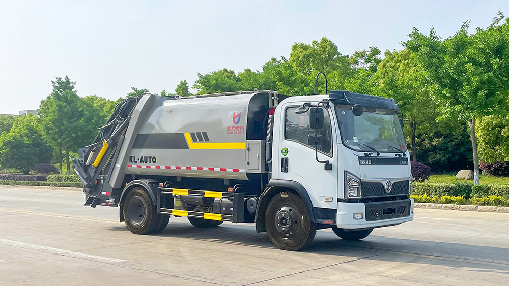 9方东风大福瑞卡新款压缩垃圾车（翻转板带密封盖）