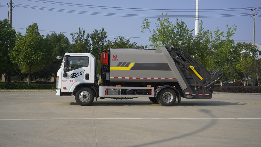 7方重汽王牌压缩垃圾车