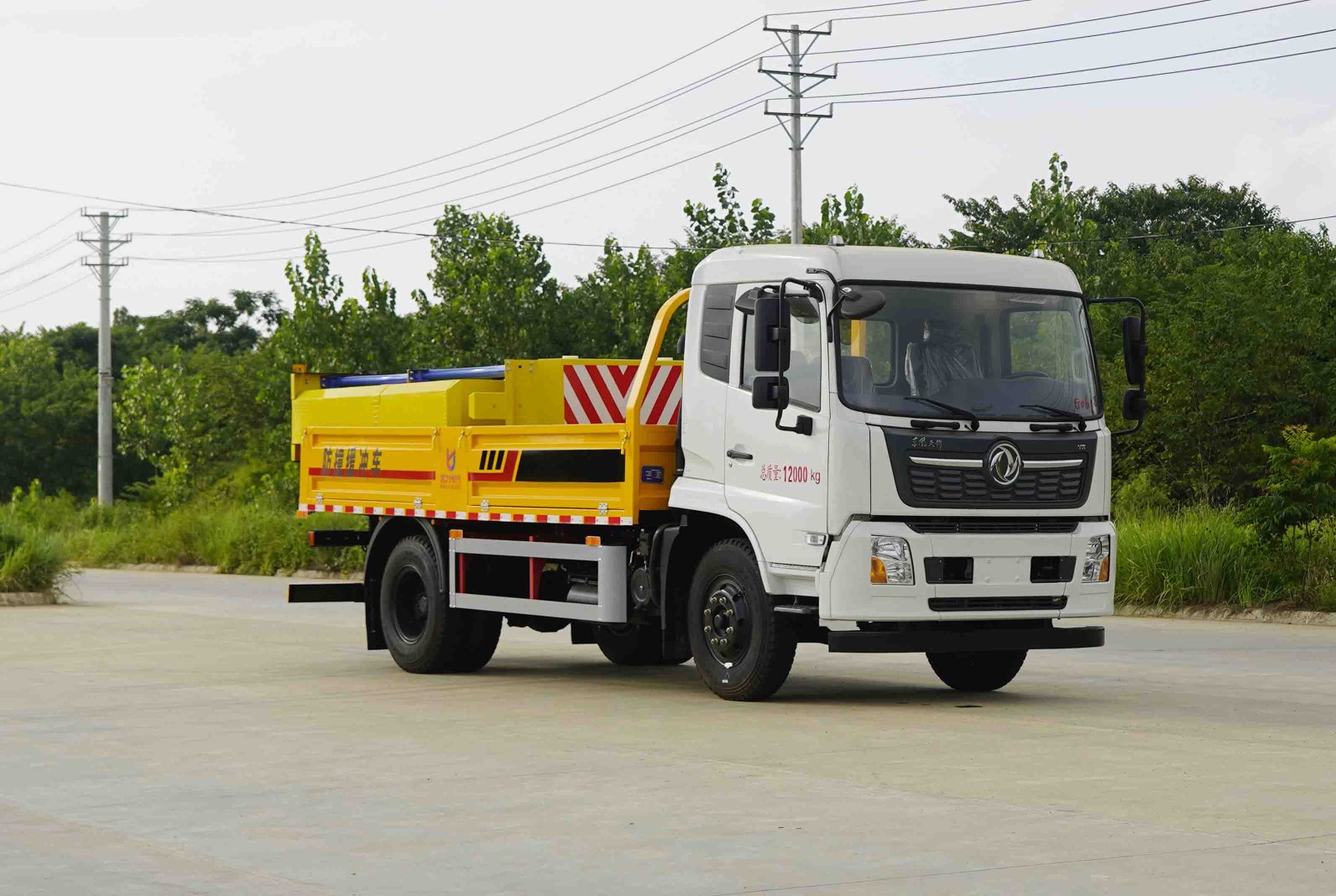 凯力风牌KLF5120TFZD6型防撞缓冲车